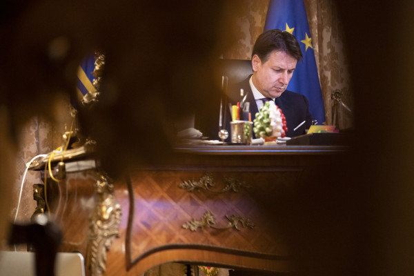 Giuseppe Conte durante il video summit dei leader degli Stati membri dell'Ue sulla pandemia di Covid-19