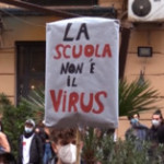 Scuola, a Napoli studenti in piazza: “Usati come cavie, chiediamo scuole sicure”