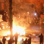Olanda, proteste antilockdown ad Haarlem: roghi e scontri con la polizia