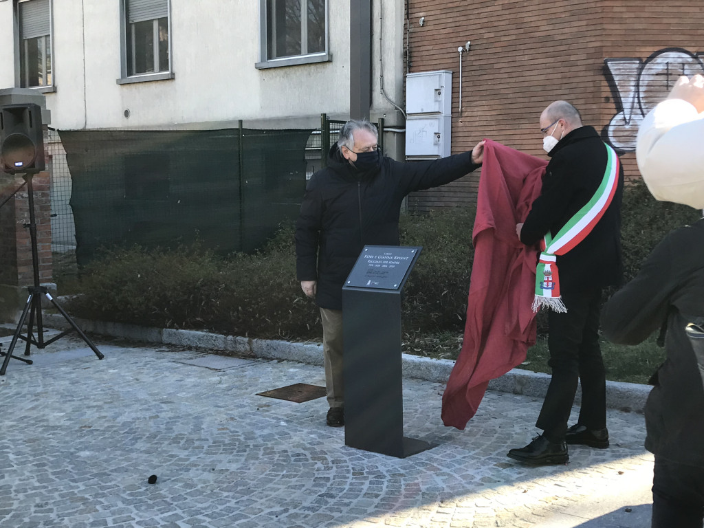 Galleria foto 'Largo Kobe Bryant, a Reggio Emilia la dedica al campione Nba morto con la figlia un anno fa' - foto 4