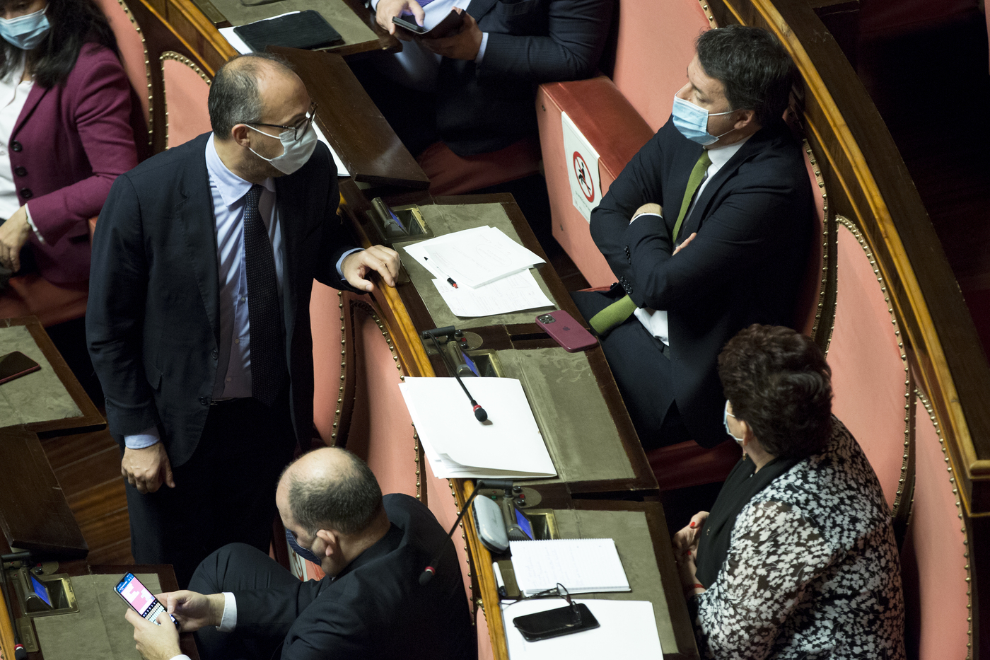 Crisi, occhi puntati su Iv: senza veti su Conte si aprirebbe un nuovo scenario Crisi, occhi puntati su Iv: senza veti su Conte si aprirebbe un nuovo scenario