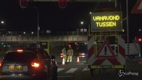 Olanda, polizia in strada contro proteste anti-coprifuoco