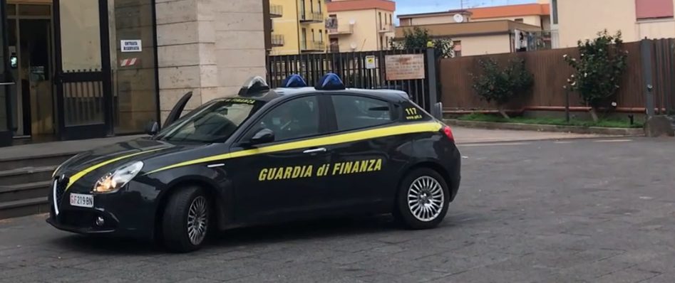 Capodanno, avevano 60 chili di fuochi d’artificio illegali: 2 arresti nel Casertano