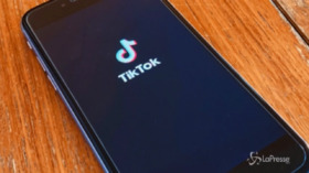 Tiktok, denunciata influencer per istigazione al suicidio