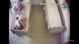 Maltrattamenti in Rsa Varazze: le immagini delle violenze
