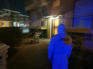 La polizia scientifica sul luogo della tragedia