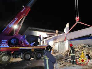 Crolla una stalla con 120 mucche