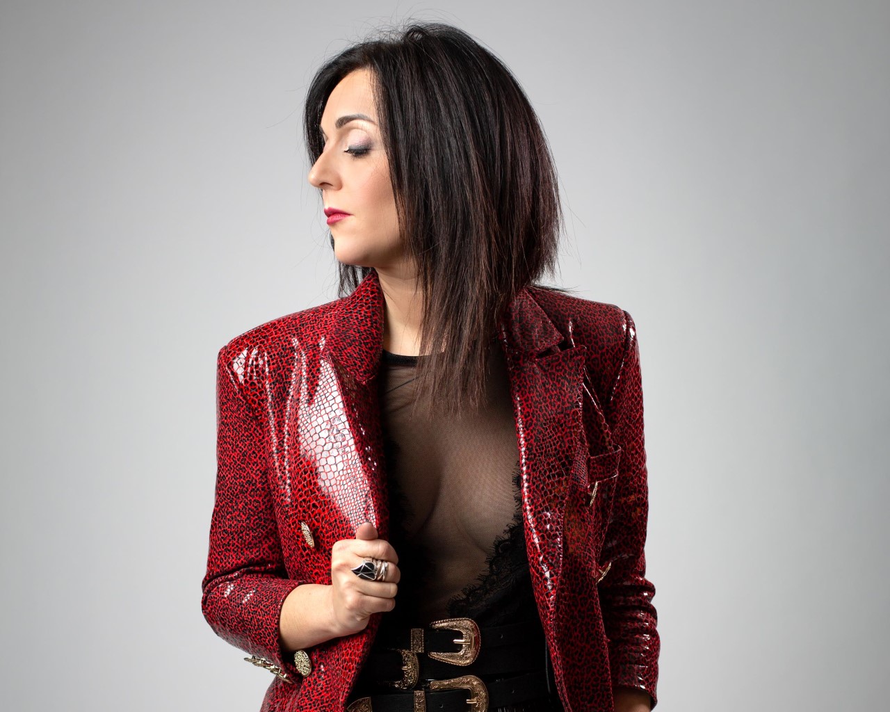 Nuovo singolo per Rosmy: ‘Controregola’ è inno a libertà collettiva