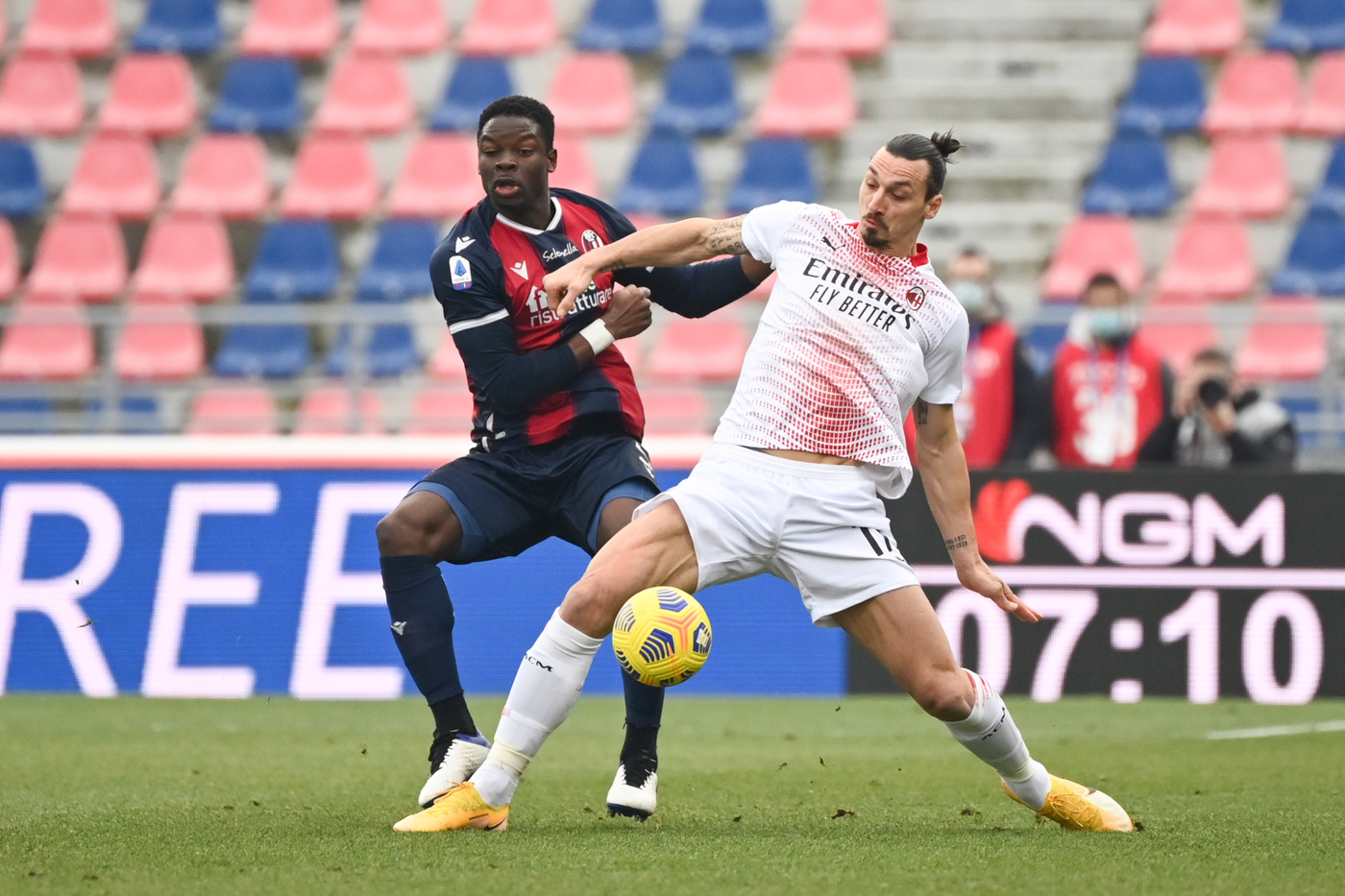 Il Milan rialza la testa: 2-1 al Bologna, Ibra sbaglia un rigore