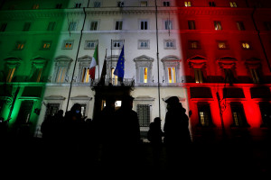 Palazzo Chigi tricolore