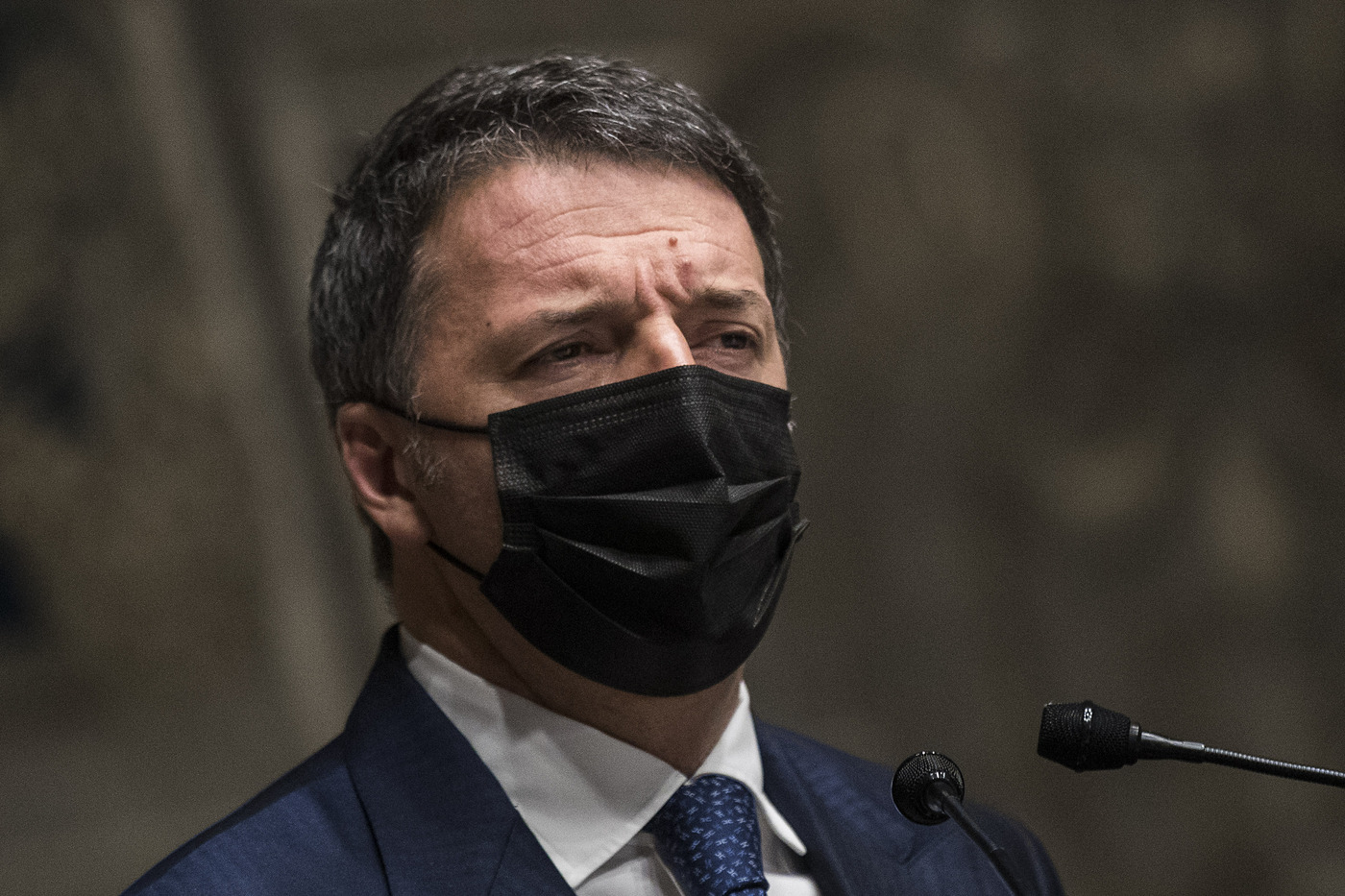 Renzi gioca d’azzardo e vince su Conte. Ora sostegno a Draghi