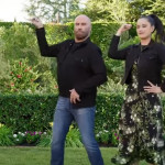 John Travolta balla con la figlia come in “Grease”