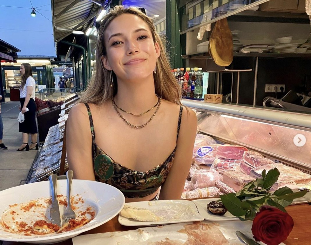 Galleria foto 'Eileen Gu, le Olimpiadi di Pechino hanno già la loro stella | GALLERY' - foto 4