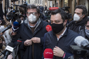 Roma, pausa caffè per Matteo Salvini e Giancarlo Giorgetti