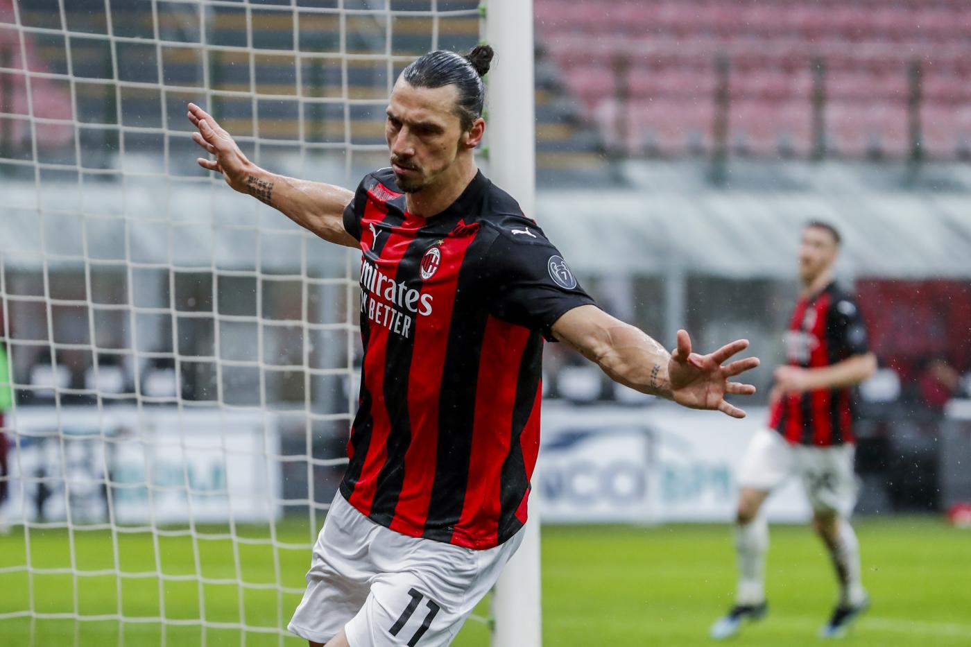 Serie A: Milan si impone sul Crotone e resta primo. Ibra segna il 500esimo gol in carriera