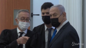 Netanyahu in tribunale per rispondere di corruzione