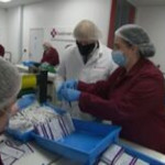 Gb, Johnson visita stabilimento di produzione di test anti-covid