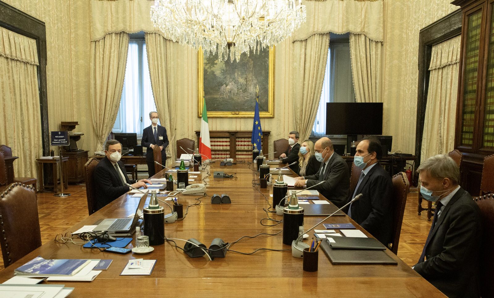 Si chiude secondo giro di consultazioni per Draghi: appoggio di Lega, Pd e Iv. M5S attende voto Rousseau