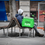 Uber Eats, arriva il protocollo di sicurezza rider: compare il tasto emergenza sull’app