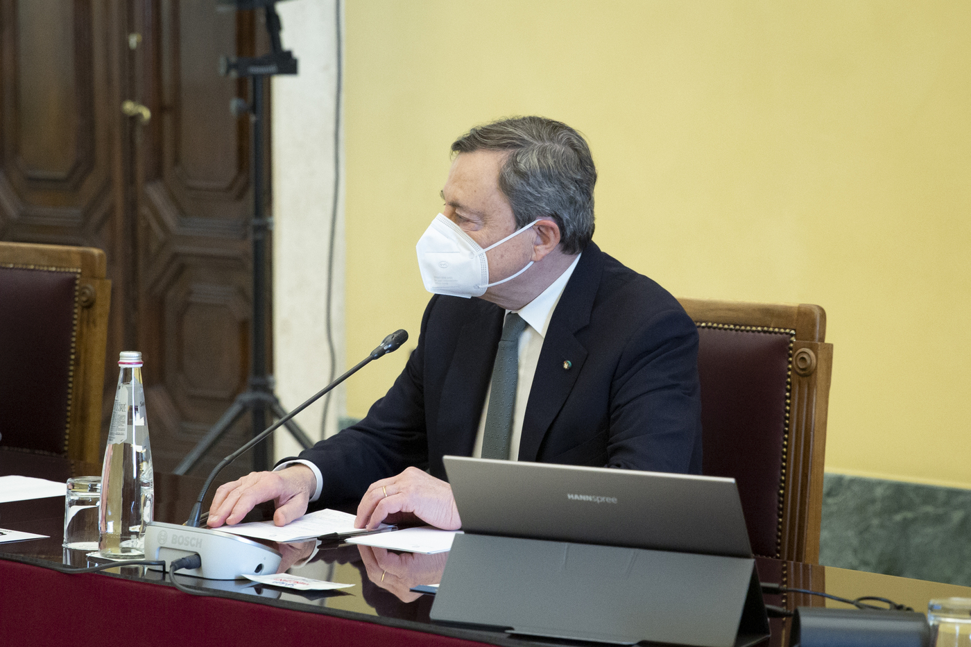 Dai vaccini al fisco e alla scuola, le priorità dei partiti e la sintesi di Draghi