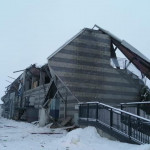Bolzano, crolla il tetto del palaghiaccio di Vipiteno per il maltempo: nessun ferito
