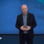 Crozza per la prima volta nei panni di Roberto Saviano