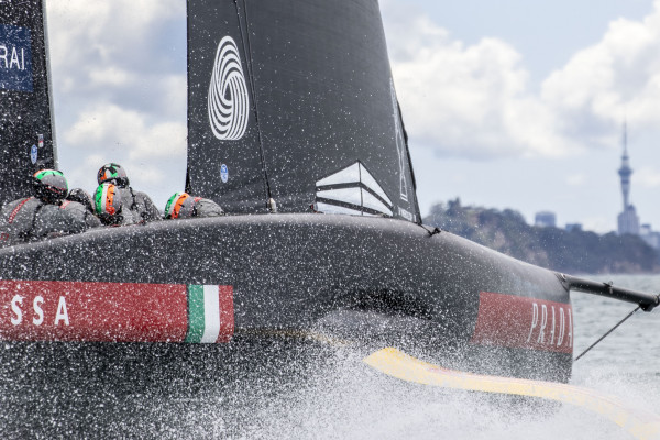 Finale Prada Cup, parte l'assalto di Luna Rossa a Ineos Team UK