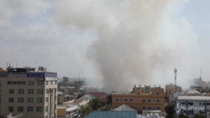 Somalia, autobomba a Mogadiscio