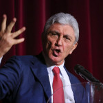 Napoli, Bassolino: “Mi candido sindaco, mi metto al servizio della città”