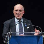 Ricciardi: “Serve un cambio di strategia, lockdown totale e tracciamento”. Cts: “Rimandare riapertura sci”. Ira Salvini