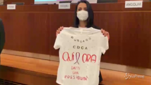 Ambra Angiolini al fianco dei giovani contro i disturbi alimentari