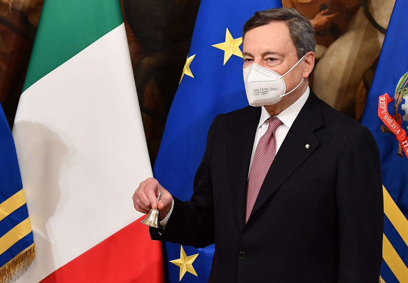 Draghi in Senato: “Unità non è un’opzione ma un dovere. Ci unisce l’amore per l’Italia”