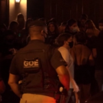 Rio de Janeiro: polizia irrompe in una festa illegale, multati centinaia di partecipanti