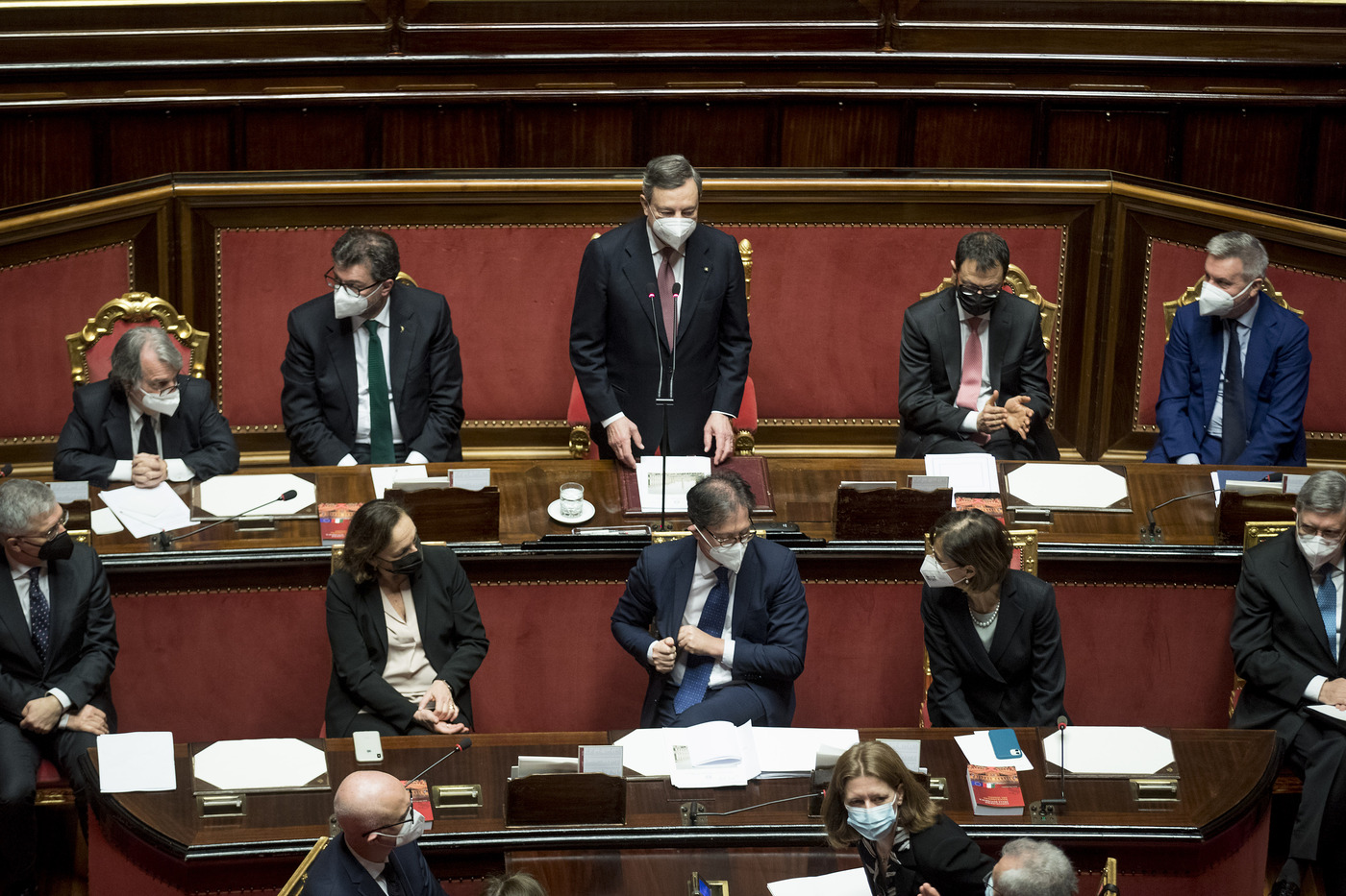 Governo, Draghi supera primo scoglio al Senato: 262 sì. Lezzi e Morra votano no