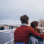 L’Oroscopo del giorno di venerdì 19 febbraio, Gemelli: “In amore cogliete l’attimo”