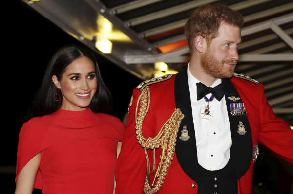 Gb, la Regina priva Harry e Meghan di titoli e incarichi come patroni