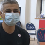 Coronavirus, vaccinato il sindaco di Londra Sadiq Khan