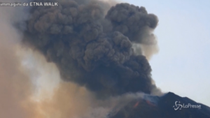Etna, immagini dell'eruzione