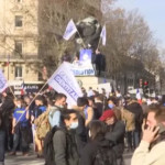 Francia, a Parigi manifestazione a sostegno del gruppo anti-migranti Generation identitaire