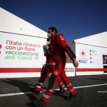 Vaccini, AstraZeneca taglia del 10% la consegna di dosi alle Regioni