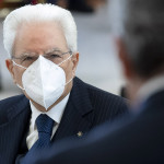 Mattarella: “L’Italia riconoscente a medici e infermieri. Pandemia è prova senza precedenti”