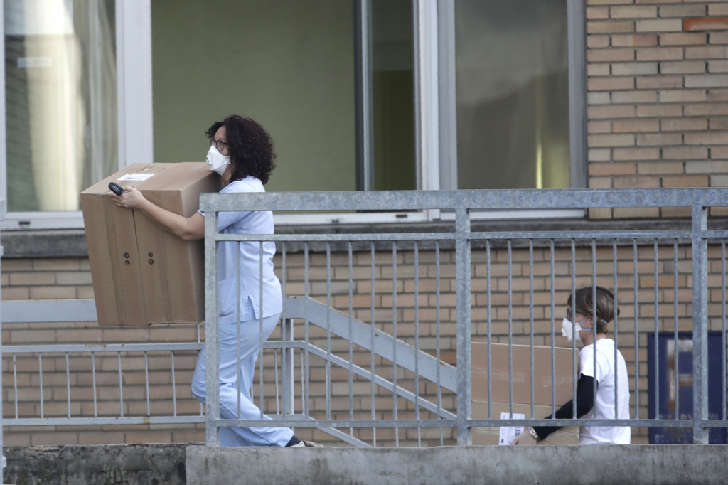 Galleria foto 'Tra il 20 e il 21 febbraio 2020 l’inizio dell’incubo: le immagini di un anno fa – FOTOGALLERY' - foto 4