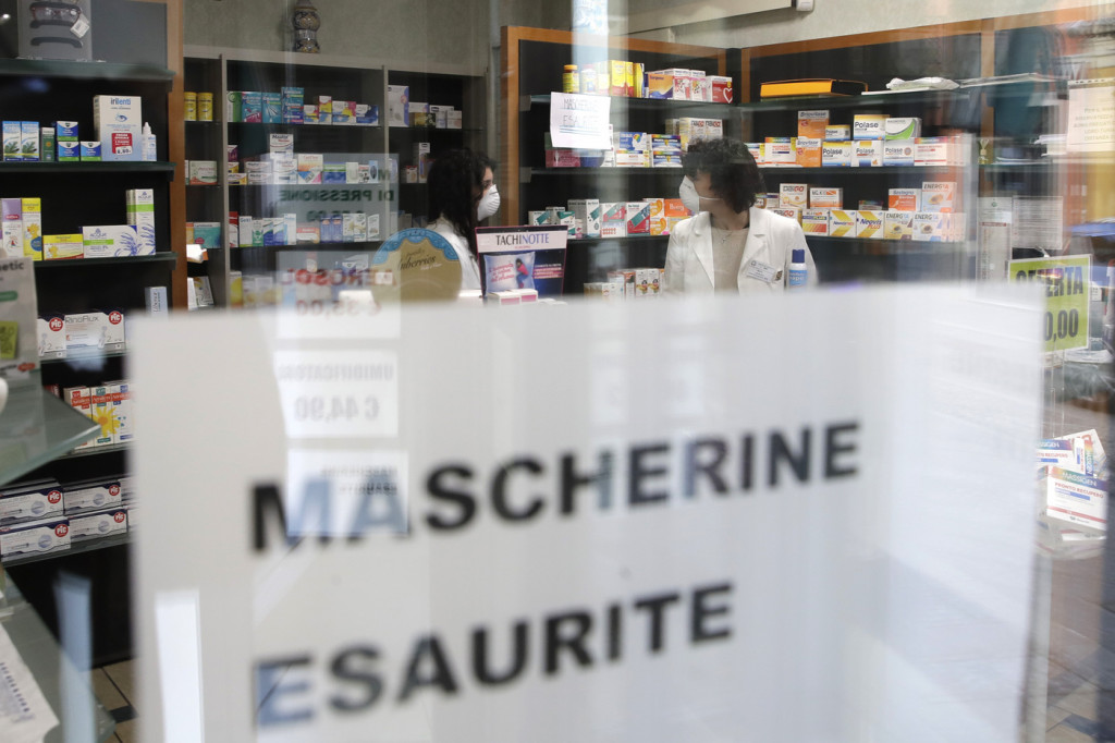 Galleria foto 'Tra il 20 e il 21 febbraio 2020 l’inizio dell’incubo: le immagini di un anno fa – FOTOGALLERY' - foto 13