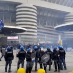 Tensione pre Derby, migliaia di tifosi assembrati in barba ai divieti