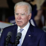 Usa, Biden ordina le bandiere a mezz’asta: raggiunti i 500 mila morti di Covid