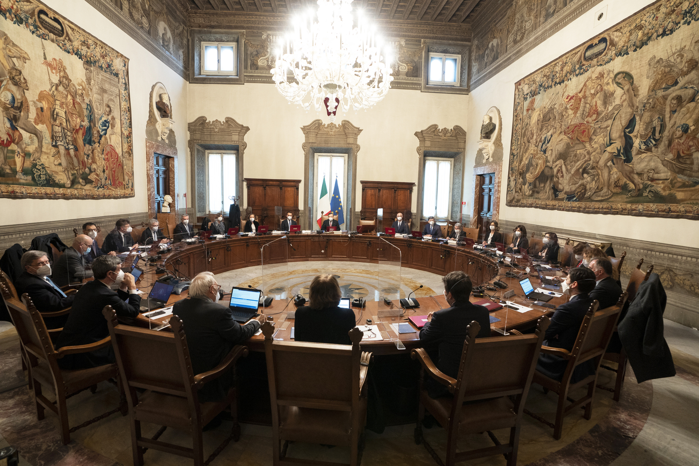 Governo, in corso Cdm: in odg mappatura concessioni, anche balneari