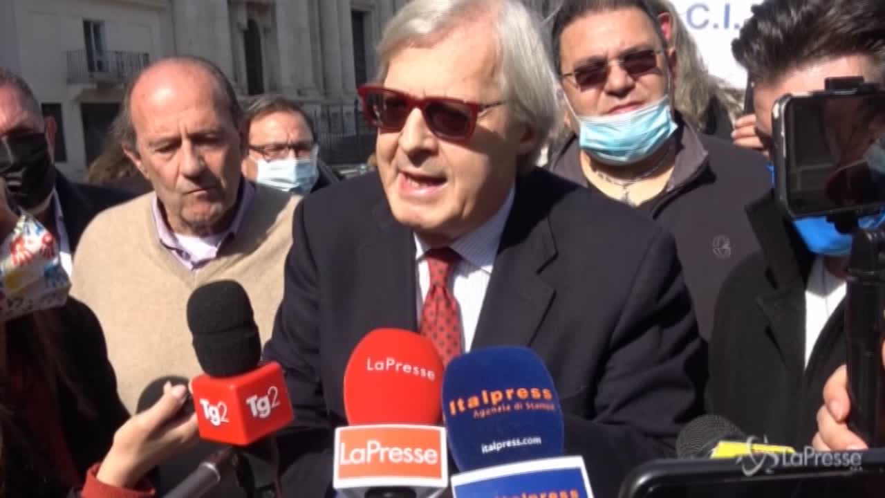 Sgarbi si candida a Roma: “Il centrodestra mi appoggi”