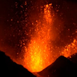 Etna, nuova eruzione nella notte con fontane di lava alte un chilometro