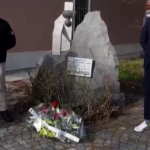 Torino, studenti depositano corona di fiori per le vittime dell’attacco in Congo