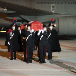 Congo, l'arrivo delle salme di Attanasio e Iacovacci a Ciampino accolte dai Carabinieri in Alta Uniforma